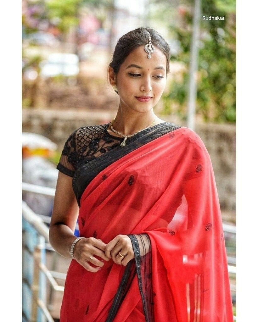 KGF Heroine Srinidhi Shetty in Saree