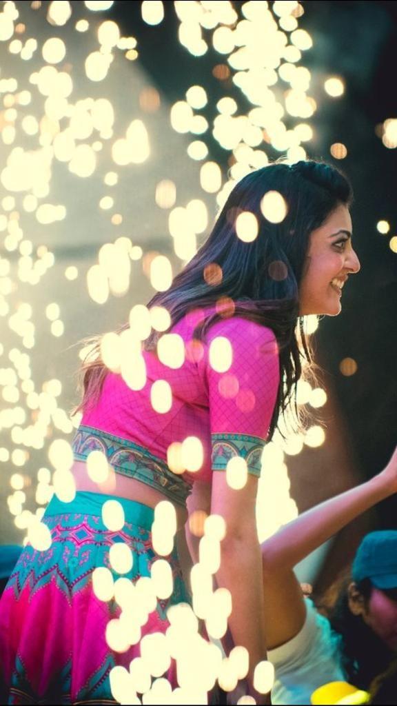 Kajal recent clicks from her stunning dance performance in Vijay Awards