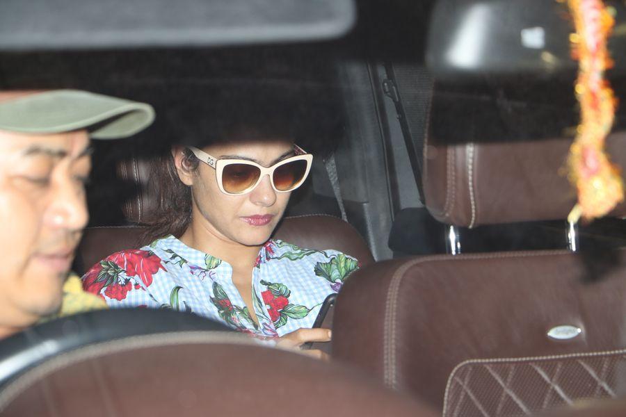 Kajol Spotted At Airport Photos