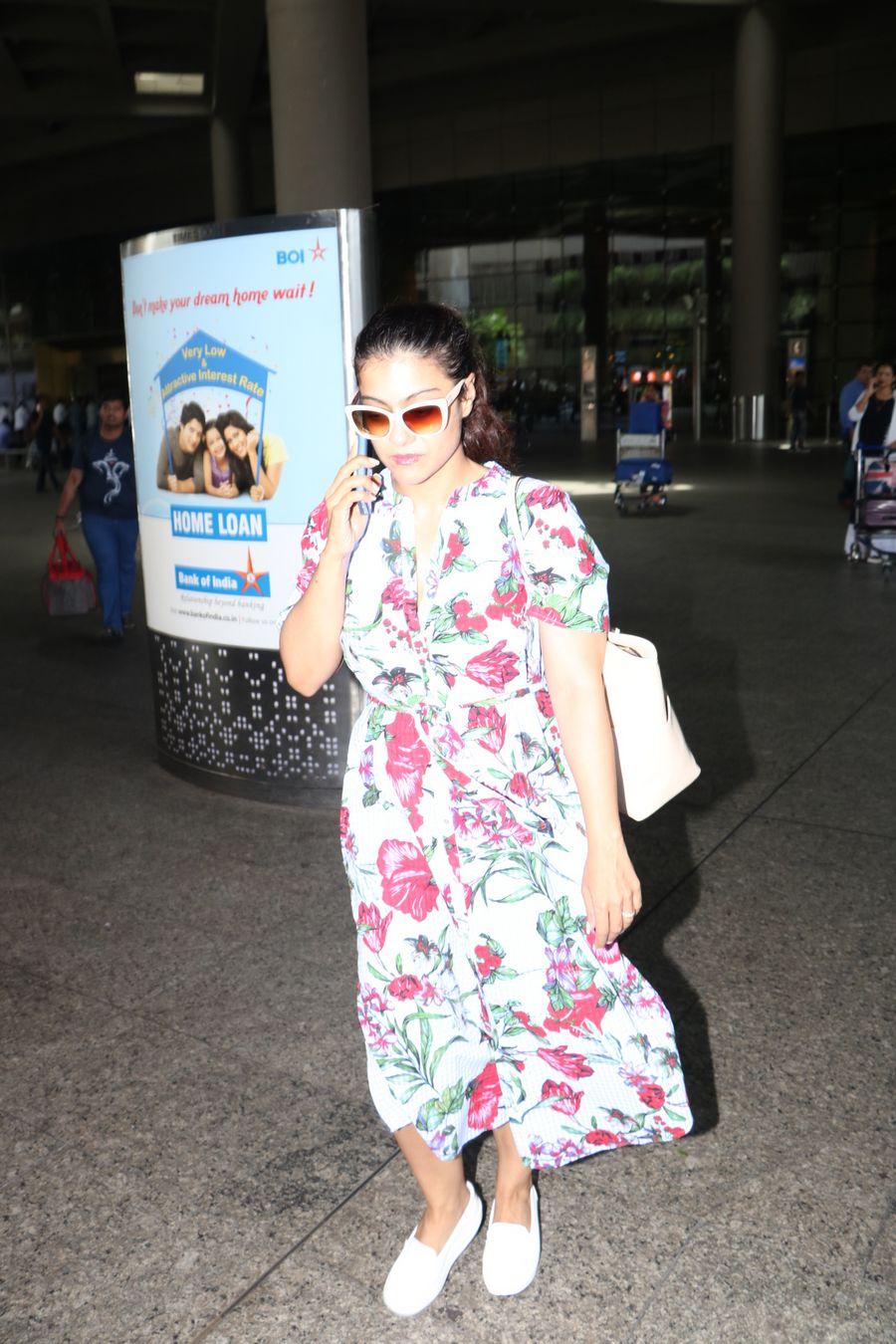 Kajol Spotted At Airport Photos