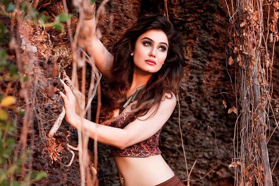 Kangna Sharma Beach Side Photoshoot
