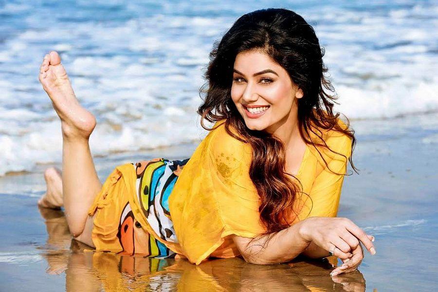 Kangna Sharma Beach Side Photoshoot