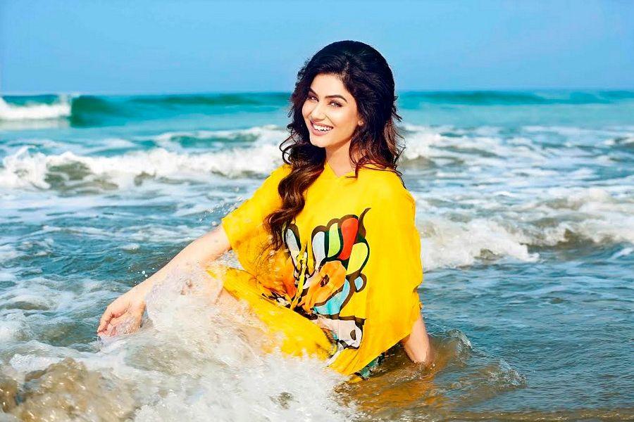 Kangna Sharma Beach Side Photoshoot