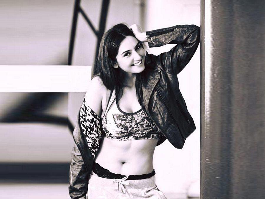 Kannada Actress Ragini Dwivedi Latest Stills 2017