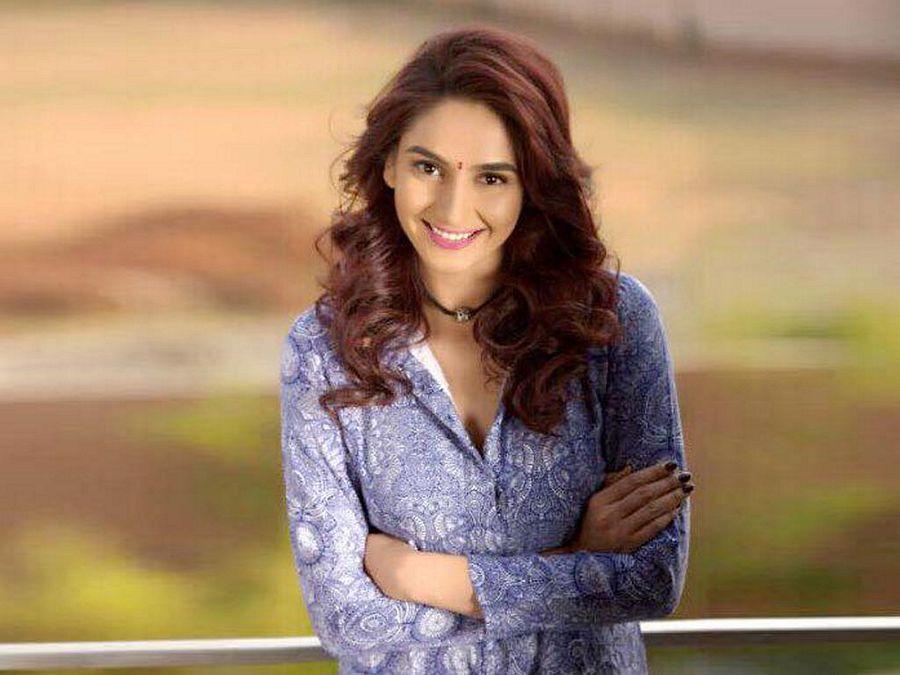 Kannada Actress Ragini Dwivedi Latest Stills 2017