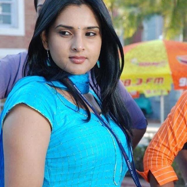 Kannada Actress Ramya Rare & Unseen Photos Collection!