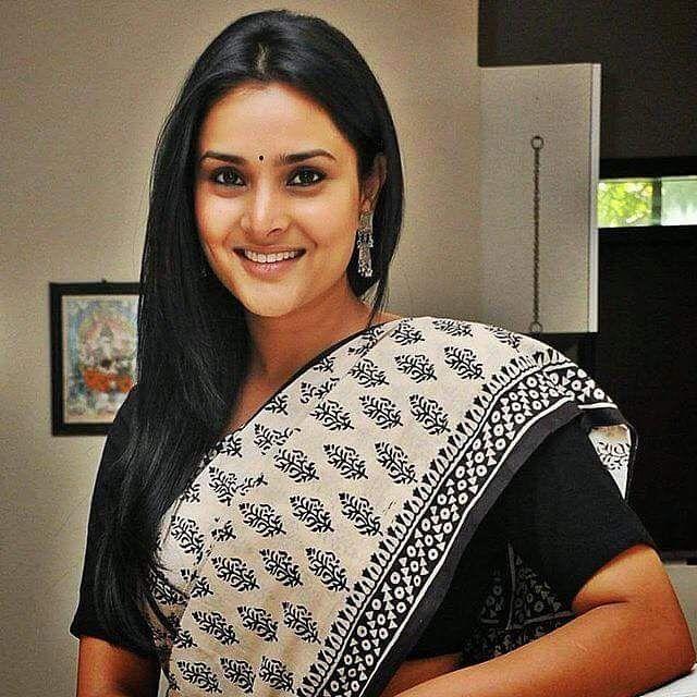 Kannada Actress Ramya Rare & Unseen Photos Collection!