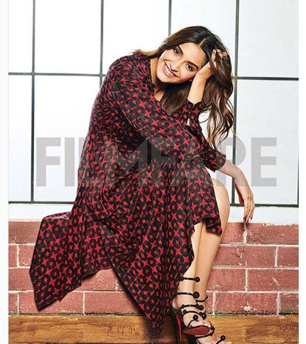 Kareena & Sonam Kapoor pose for Filmfare Photoshoot Stills