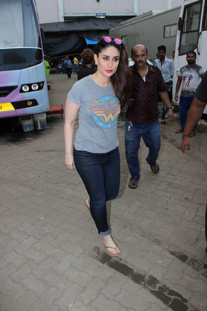 Kareena Spotted at Mehaboob Photos