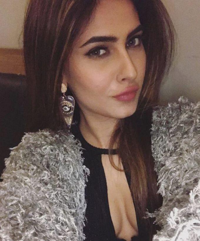 Karishma Sharma Latest Unseen Hot & Spicy Photo Stills