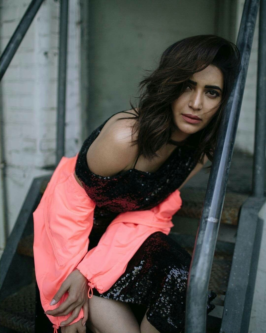  Karishma Tanna Hot Stills from New York City