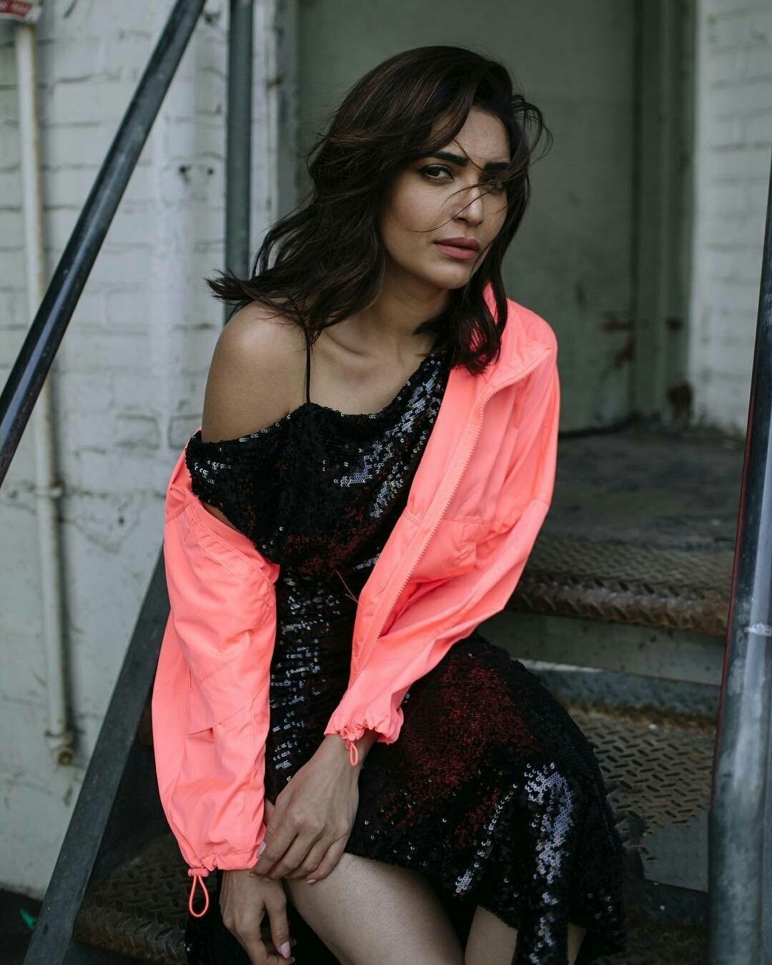  Karishma Tanna Hot Stills from New York City