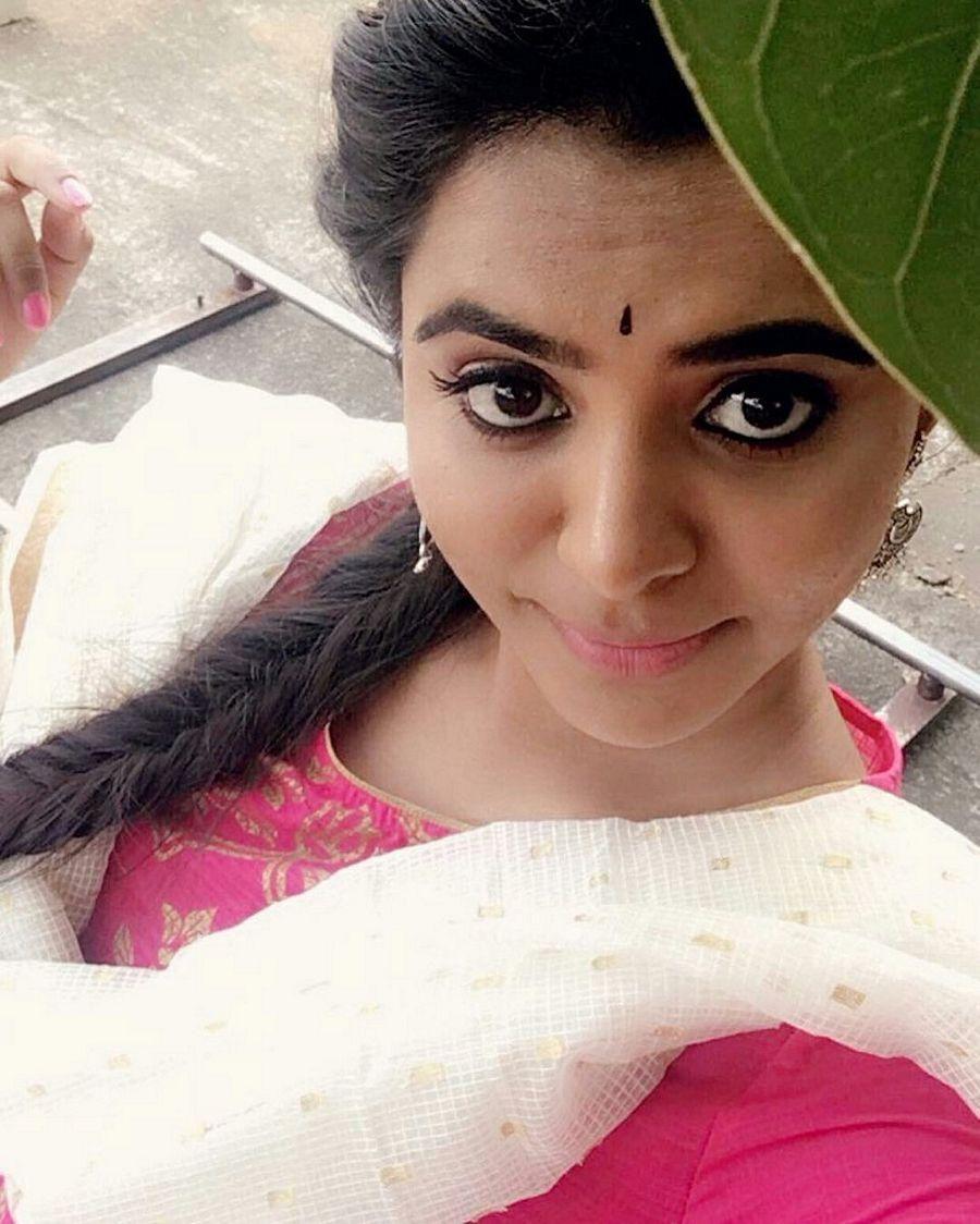 Katamarayudu Actress Manasa Himavarsha Latest Photos