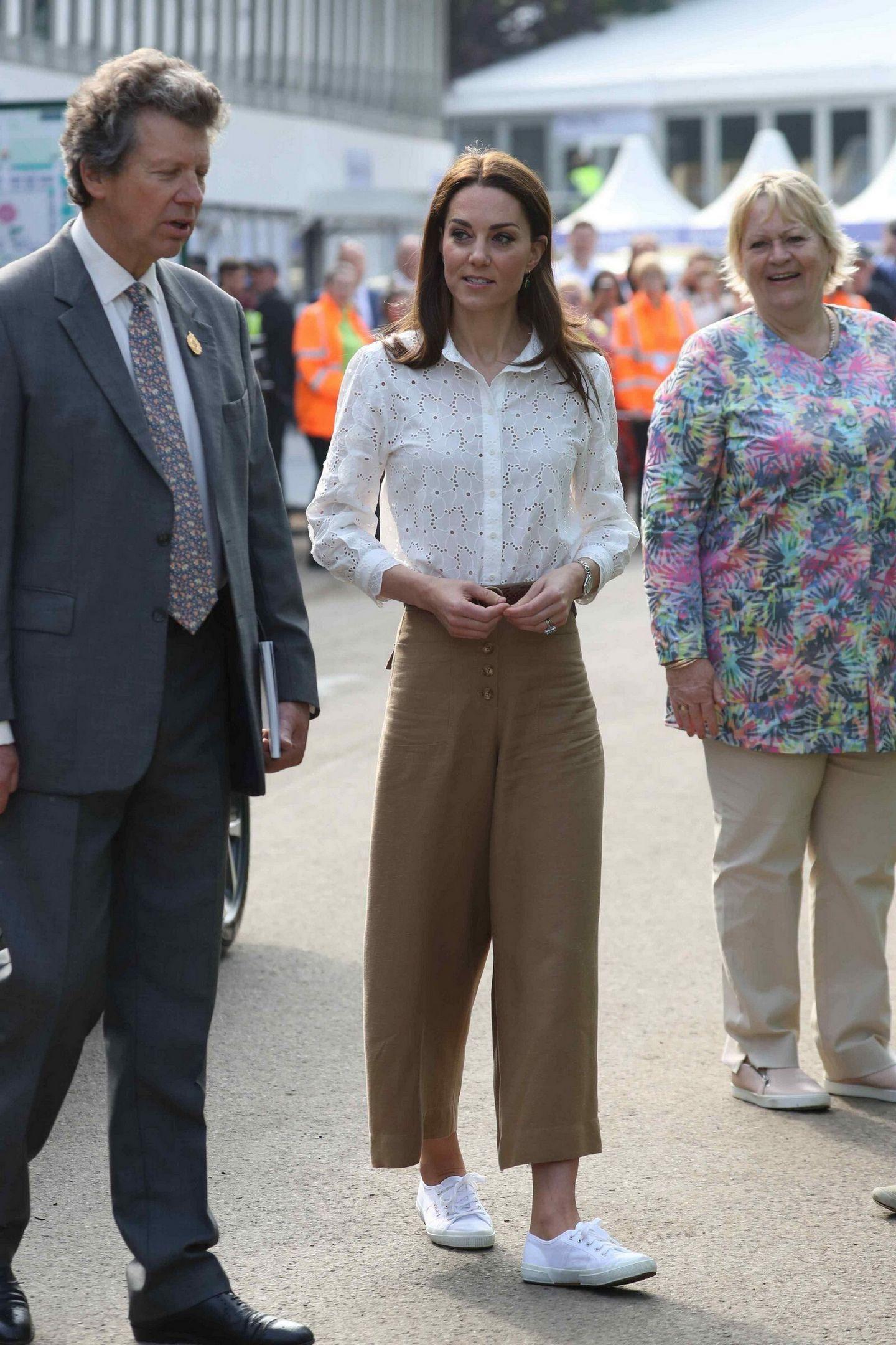  Kate Middleton at Royal Hospital Chelsea Flower Show in London