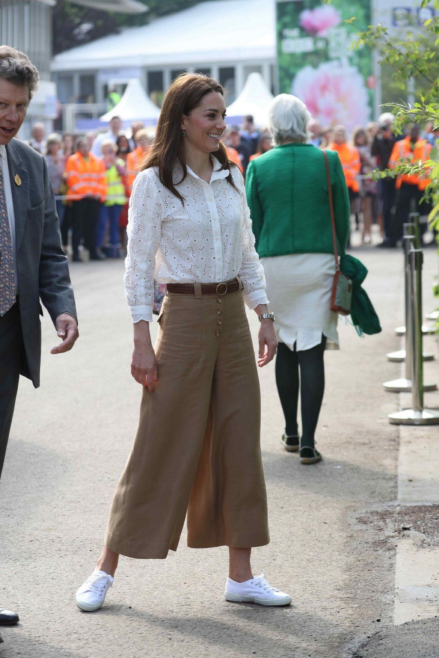  Kate Middleton at Royal Hospital Chelsea Flower Show in London