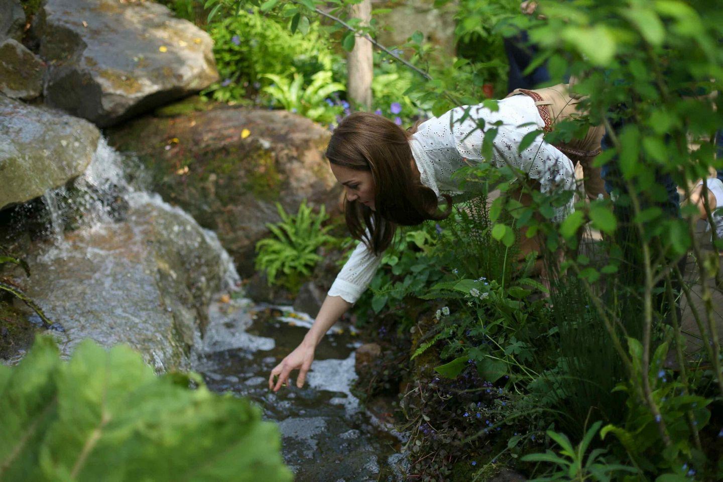  Kate Middleton at Royal Hospital Chelsea Flower Show in London