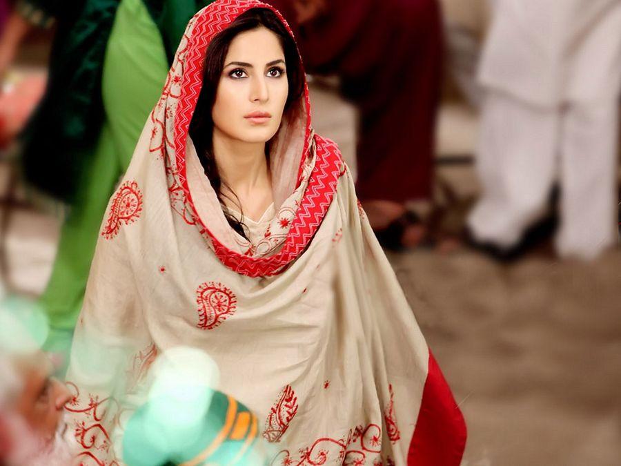 Katrina Kaif HOT & SEXY Close UP Wallpapers