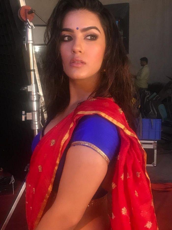 Kavya Thapar Recent Pics