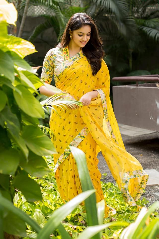 KeerthySuresh Saree stuning Looks