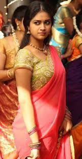 KeerthySuresh Saree stuning Looks