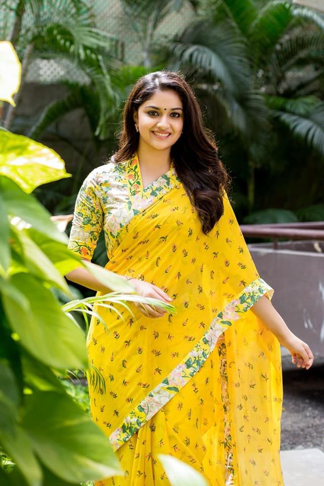 KeerthySuresh Saree stuning Looks