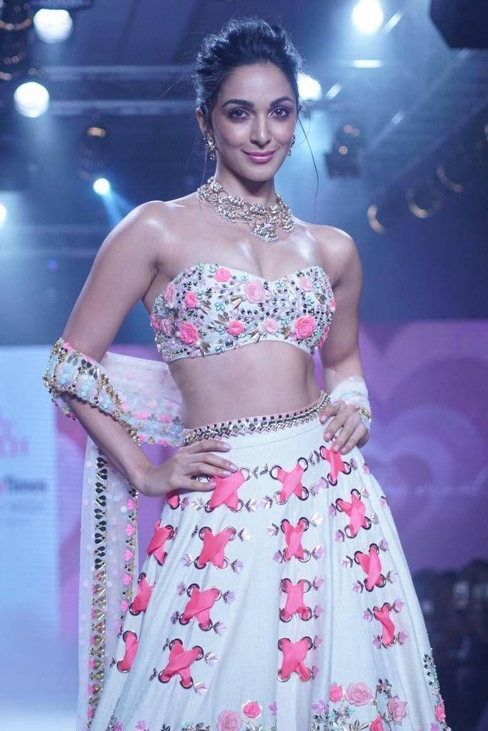 Kiara Advani Bombay Times Fashion Week 2018 Stills