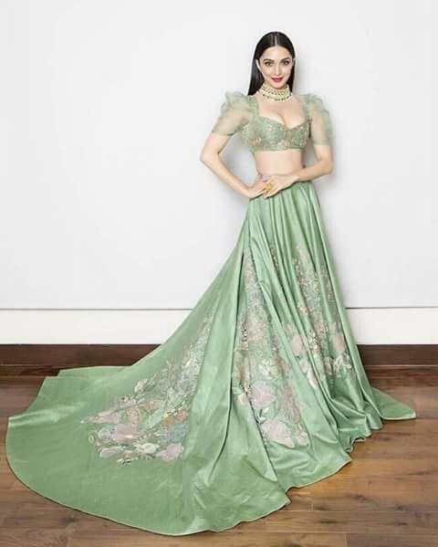 Kiara Advani stuns in this Green lehenga Shines at India Couture Week!