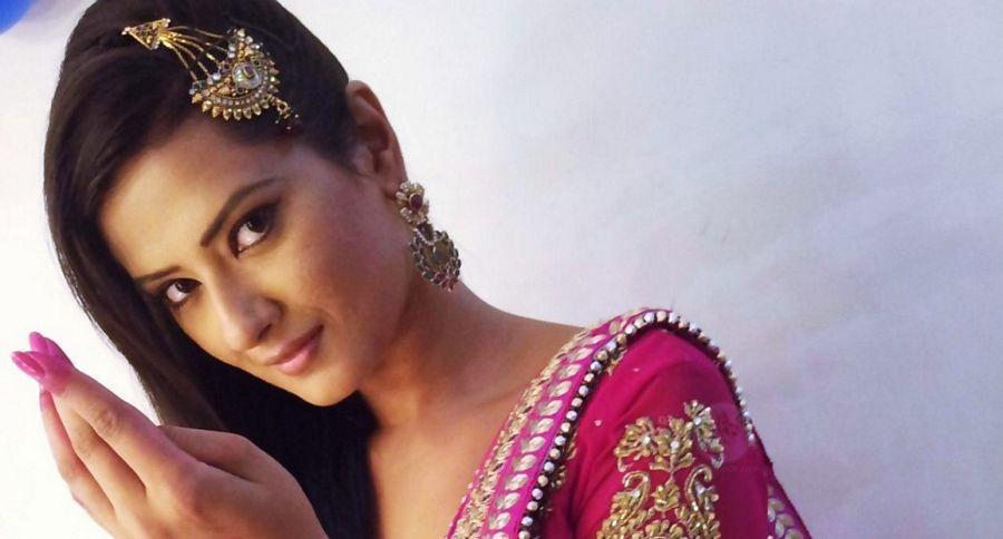 Kratika Sengar Beautiful HD Wallpapers