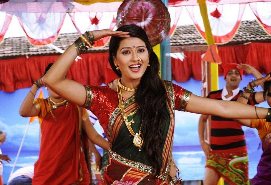 Kratika Sengar Beautiful HD Wallpapers