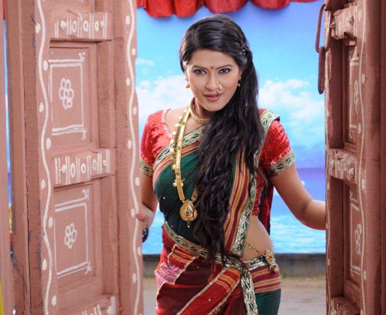 Kratika Sengar Beautiful HD Wallpapers