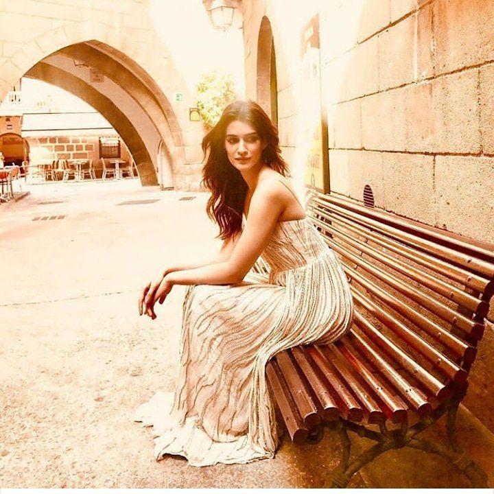 Kriti Sanon Latest Sarry Pics