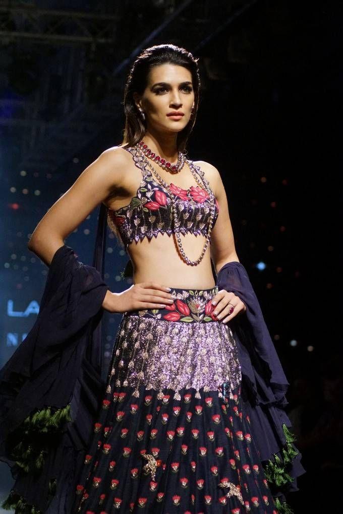 Kriti Sanon Stills At LFW Winter Festive 2017