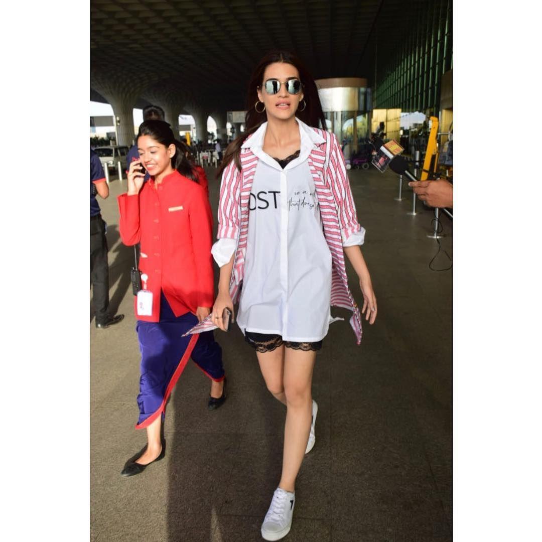 Kriti Sanon spotted at Mumbai Airport