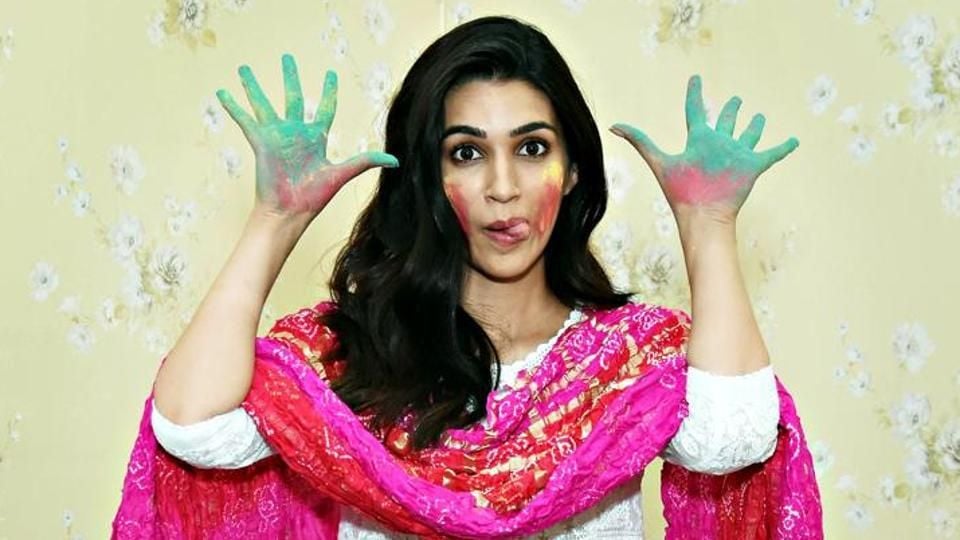 Kriti Sanon Celebrating Holi Photos