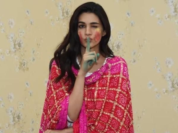 Kriti Sanon Celebrating Holi Photos