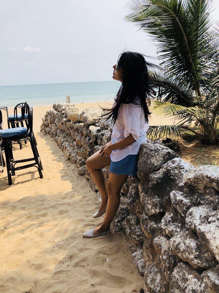 Latest Clicks of Beautiful Anchor Rashmi Gautam