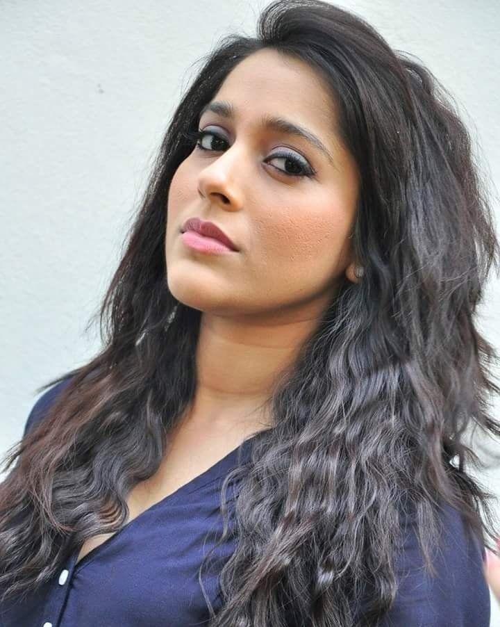 Latest Clicks of Gorgeous Anchor Rashmi Gautam