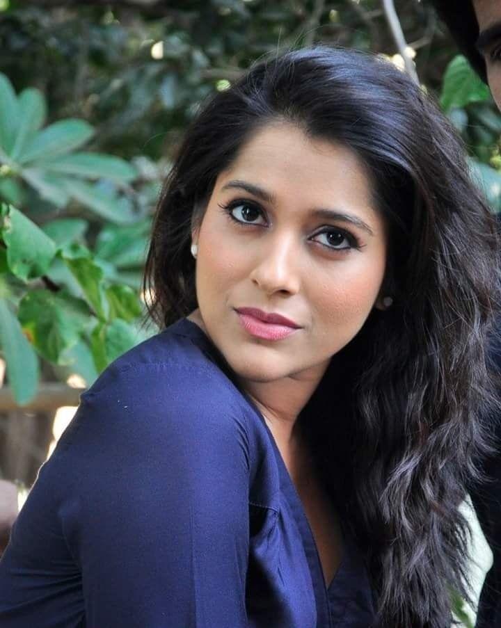 Latest Clicks of Gorgeous Anchor Rashmi Gautam