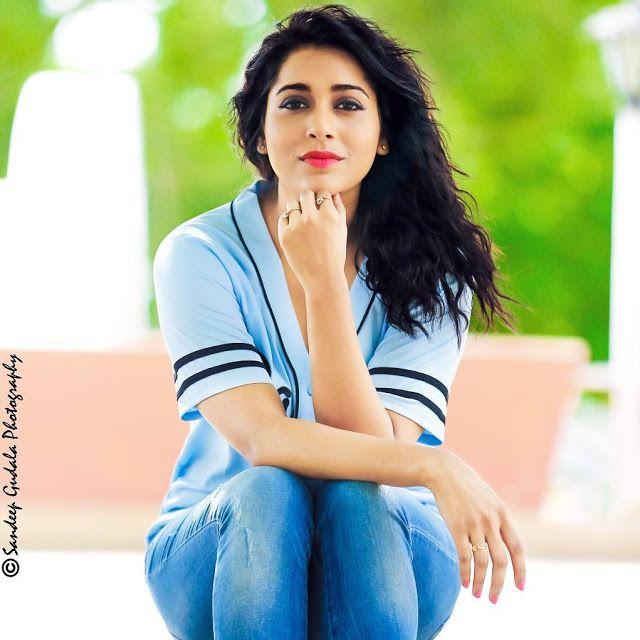 Latest Clicks of Gorgeous Anchor Rashmi Gautam