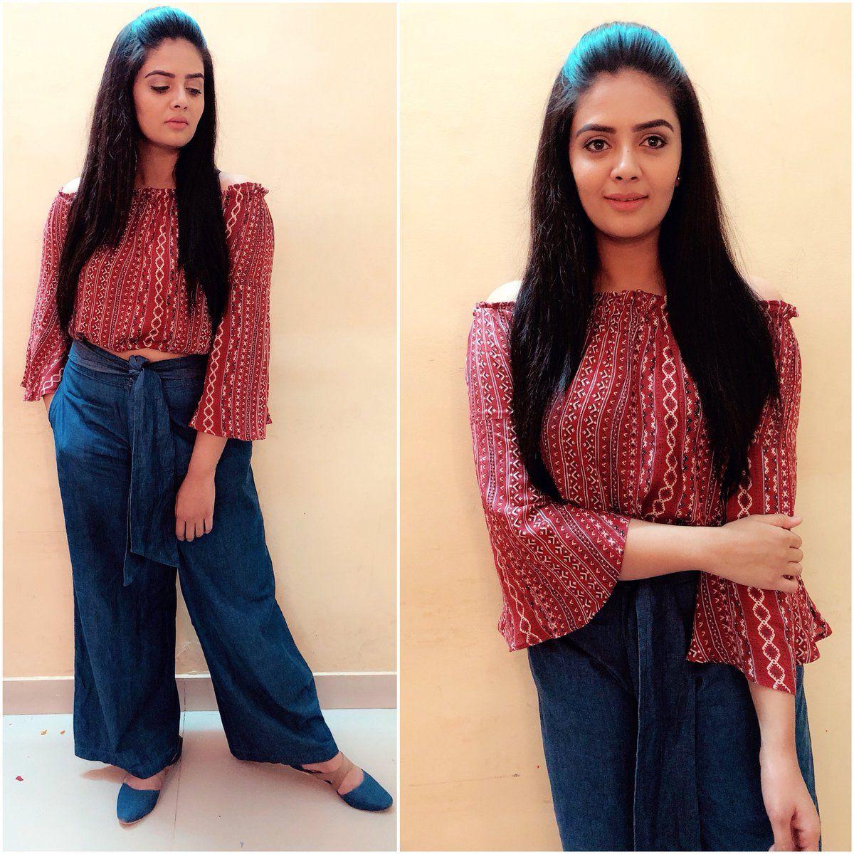 Latest Clicks of TV Anchor Sreemukhi