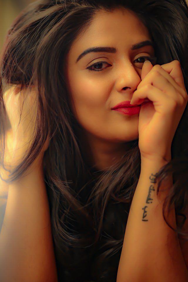 Latest Clicks of TV Anchor Sreemukhi