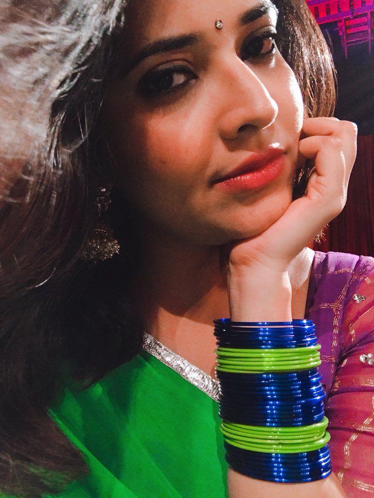 Latest Photos Anchor Anasuya’s Stunning look in Saree's