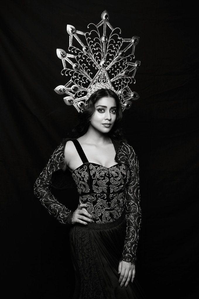 Latest Photoshoot Stills of Shriya Saran