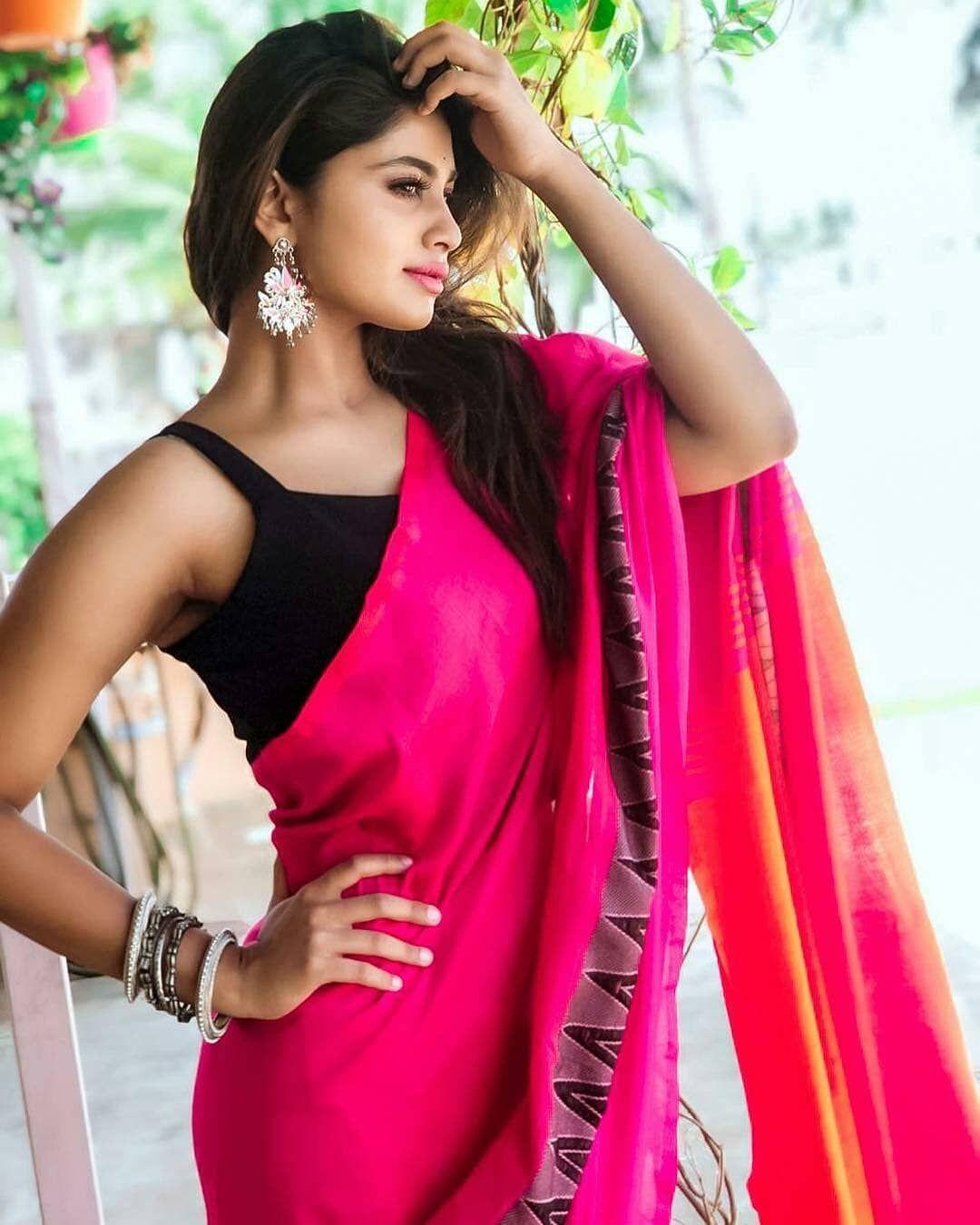 Latest clicks of Tamil Model cum Actress Shivani Narayanan