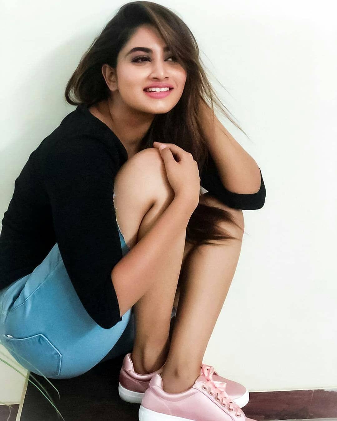 Latest clicks of Tamil Model cum Actress Shivani Narayanan