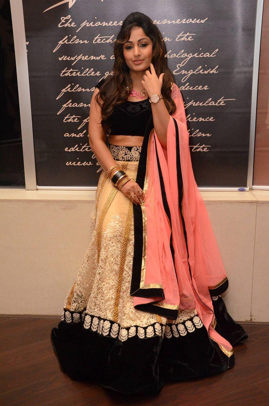 Madhavilatha Beautiful Pics