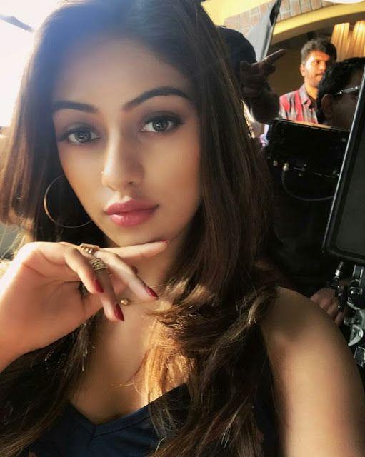 Majnu Actress Anu Emmanuel Latest Hot Photos