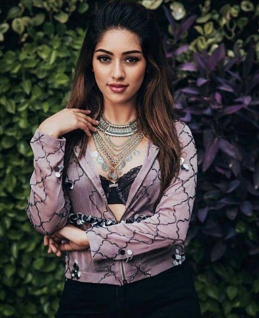 Majnu Actress Anu Emmanuel Latest Hot Photos