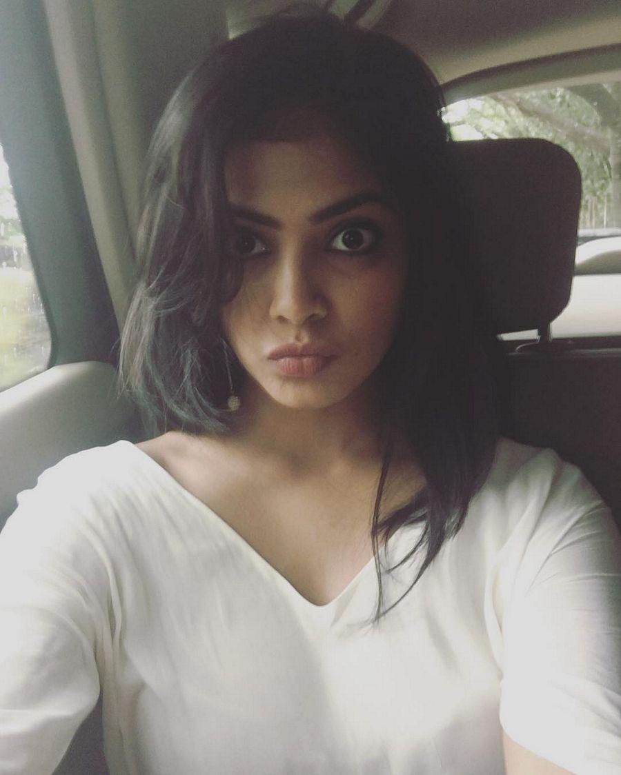 Actress Malavika Mohanan Latest Stills