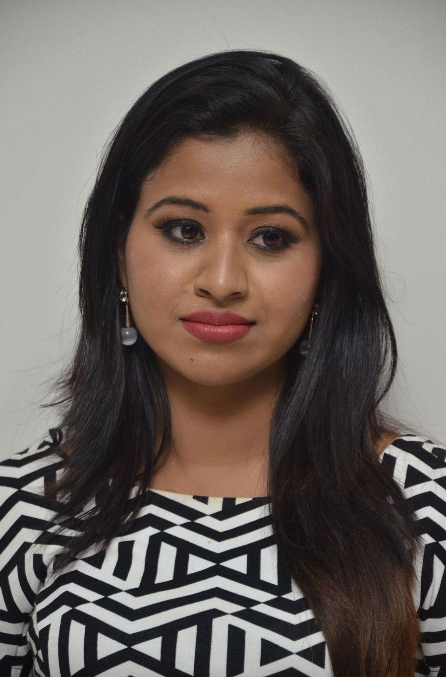 Manali Rathod Stills At Makeover Studio Saloon Launch